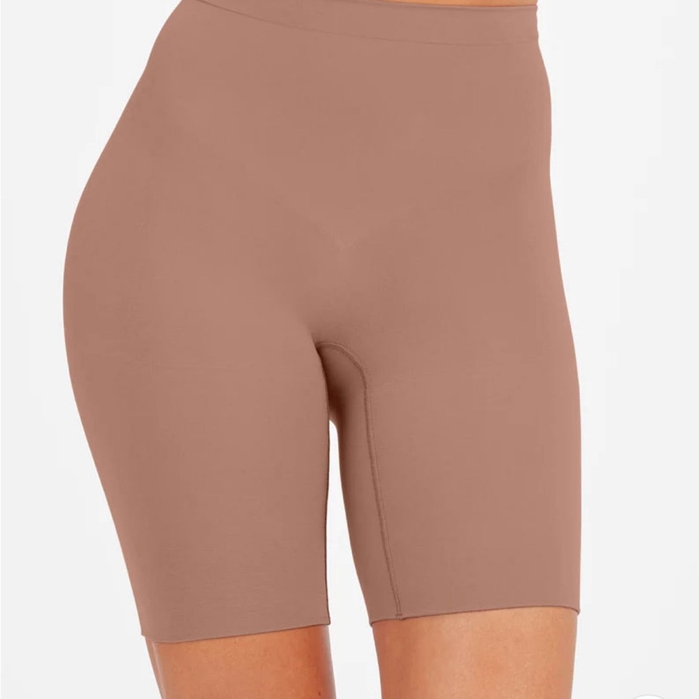 NEW SPANX POWER SHAPER SHORT SEAMLESS 6” INSEAM LIGHTWEIGHT ULTRA SOFT SMALL - Picture 2 of 7